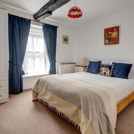Katrinas Apartment By Treetop Property Cirencester Exterior foto